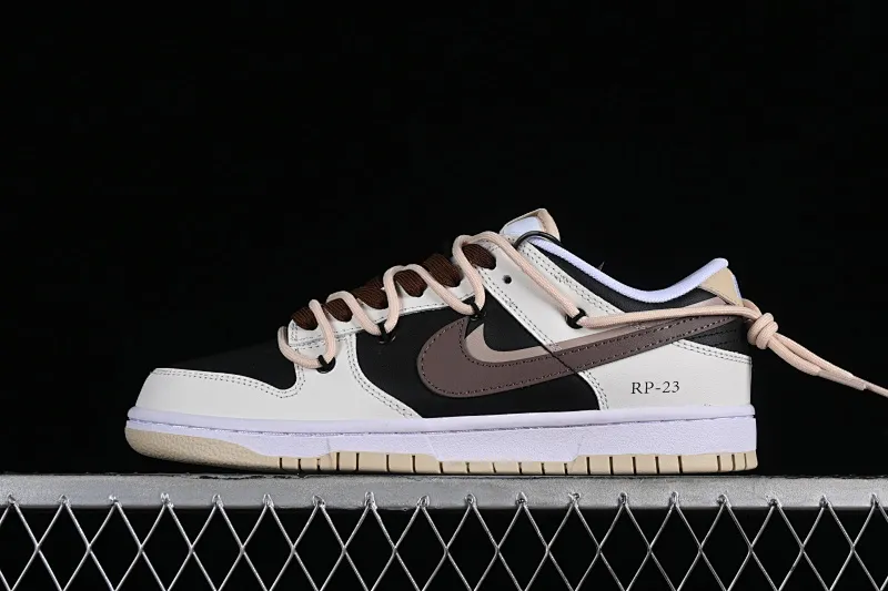 All categories Nk SB Dunk series Nk SB Dunk Low low-top sneakers Nk Dunk Low chestnut letters high street black and brown deconstruction SB strap low-top casual sneakers DV0831-003